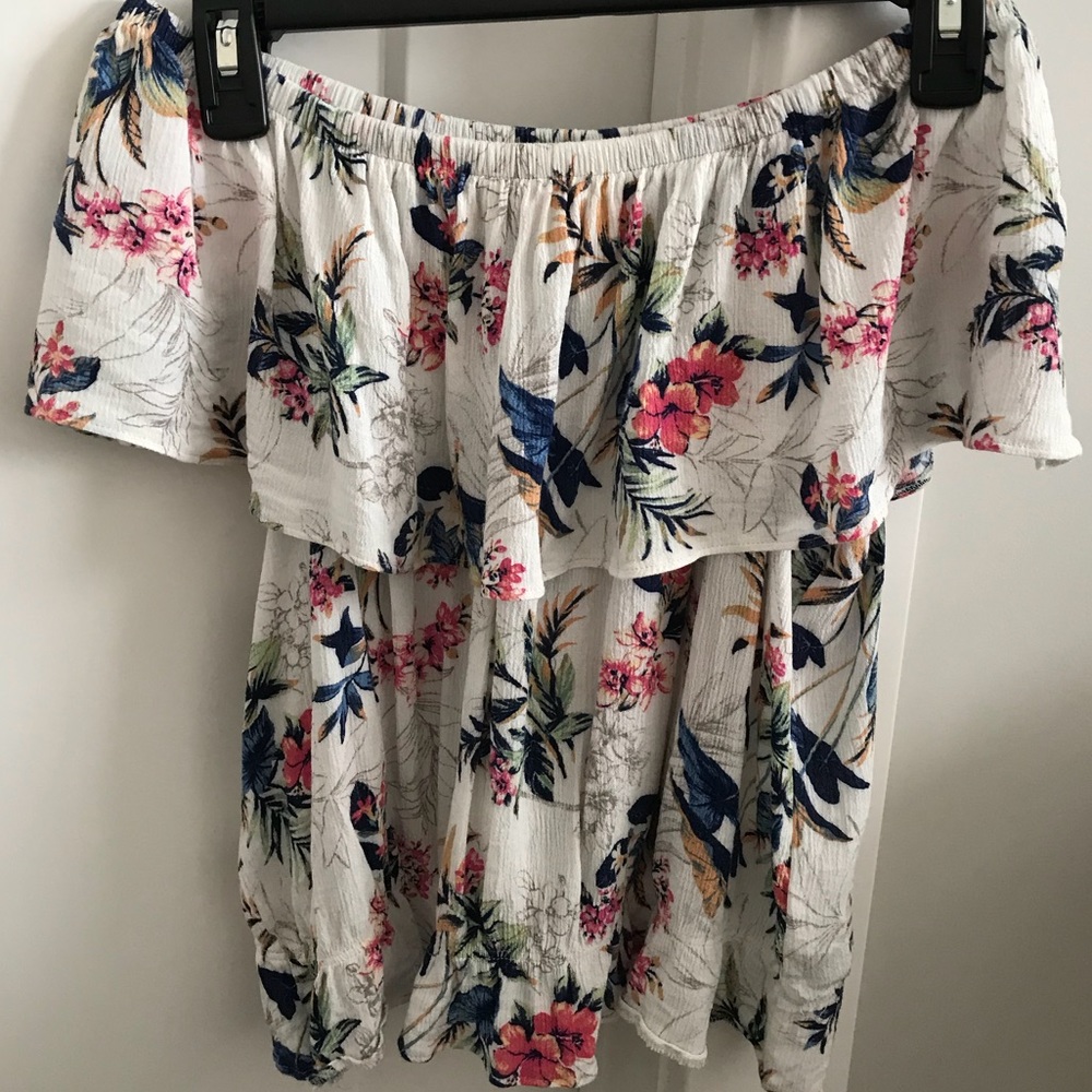 American eagle floral off the shoulders top